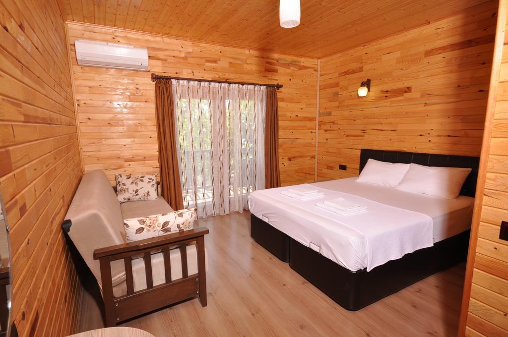 Hotel Cesur Pansiyon à Çıralı Extérieur photo