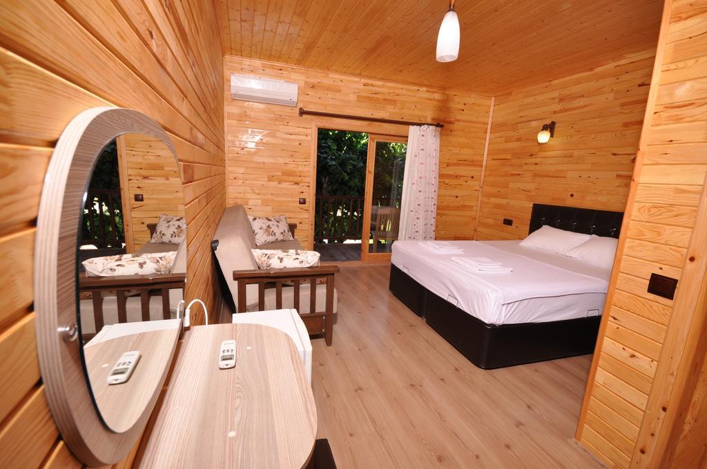 Hotel Cesur Pansiyon à Çıralı Extérieur photo
